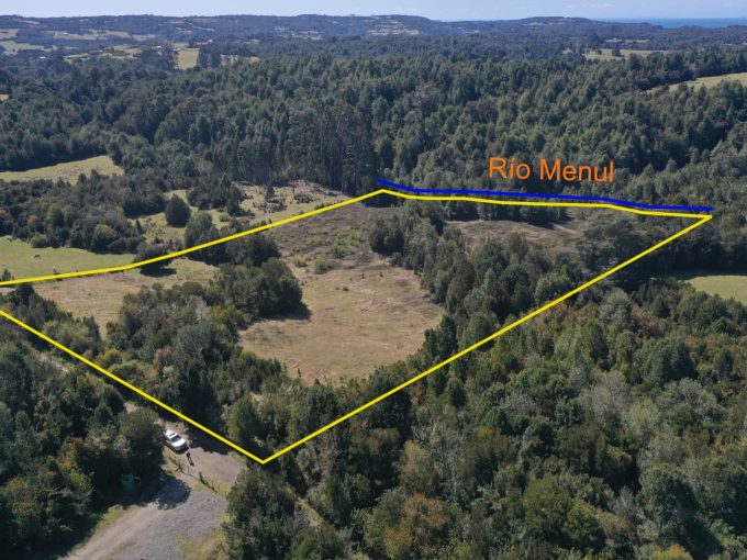 🌿 Parcela en Quemchi – 2.42 has con Bosque Nativo y Río Menul
