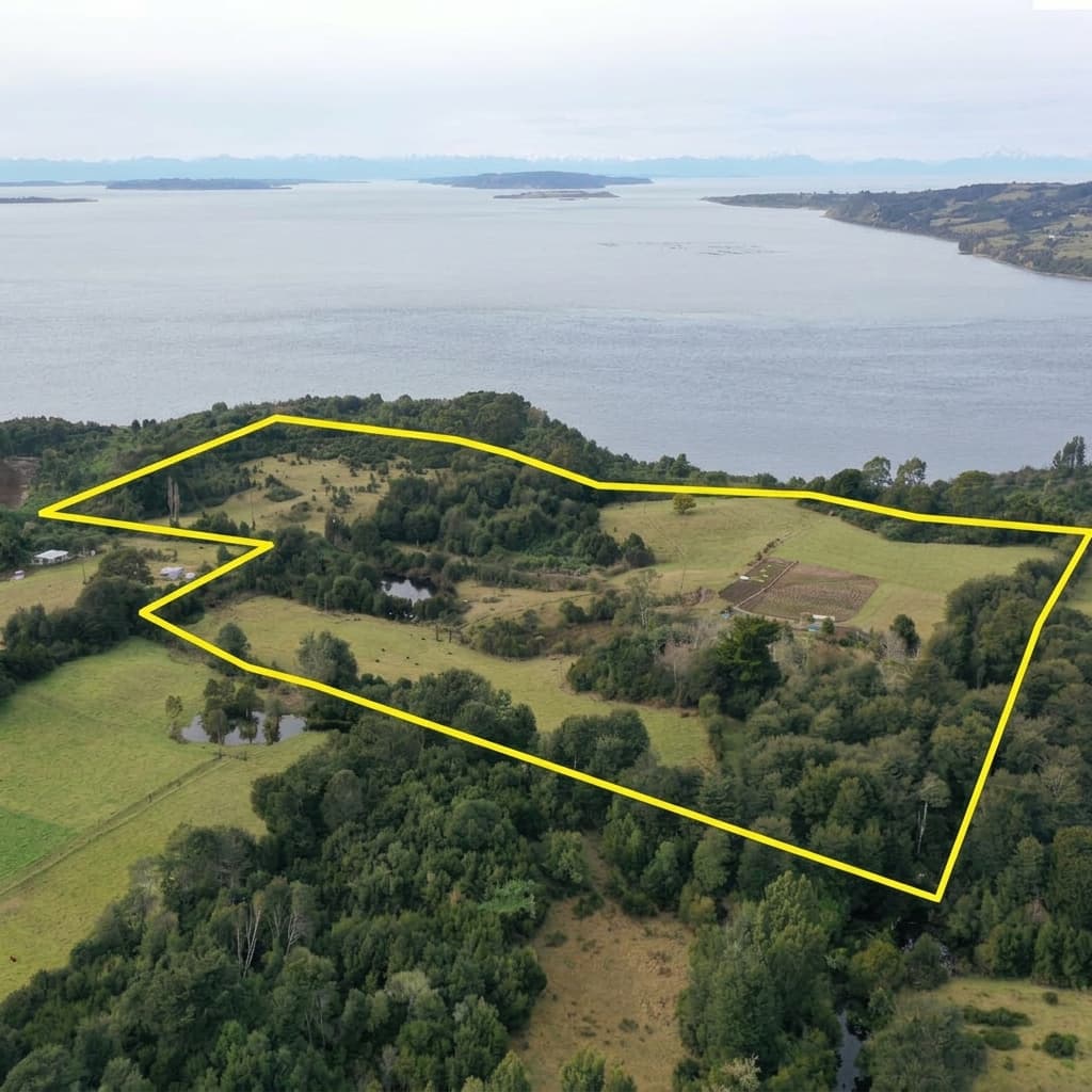 Campo en Venta en Isla Chelín, Castro Chiloé – 10,1 Ha con Vista al Mar