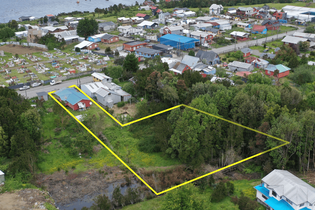 🏡🔥 ¡OPORTUNIDAD COMERCIAL/RESIDENCIAL EN QUELLÓN! CASA + TERRENO DE 2.036m² CERCA DE ZONA INDUSTRIAL 🔥🏡