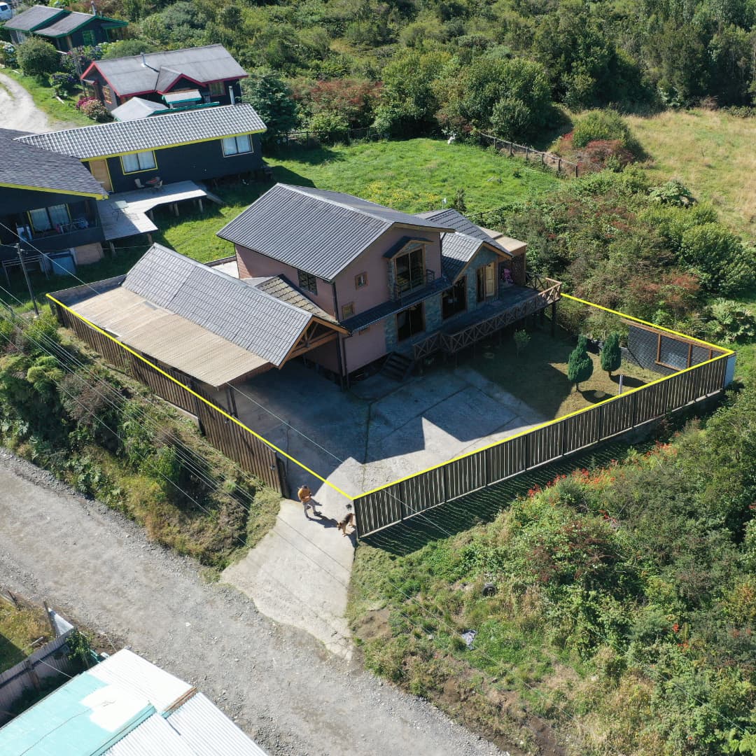 🌊🏡 ¡PROPIEDAD ÚNICA EN QUELLÓN! CASA DE 195M² CON VISTAS AL MAR – $250.000.000 🏡🌊