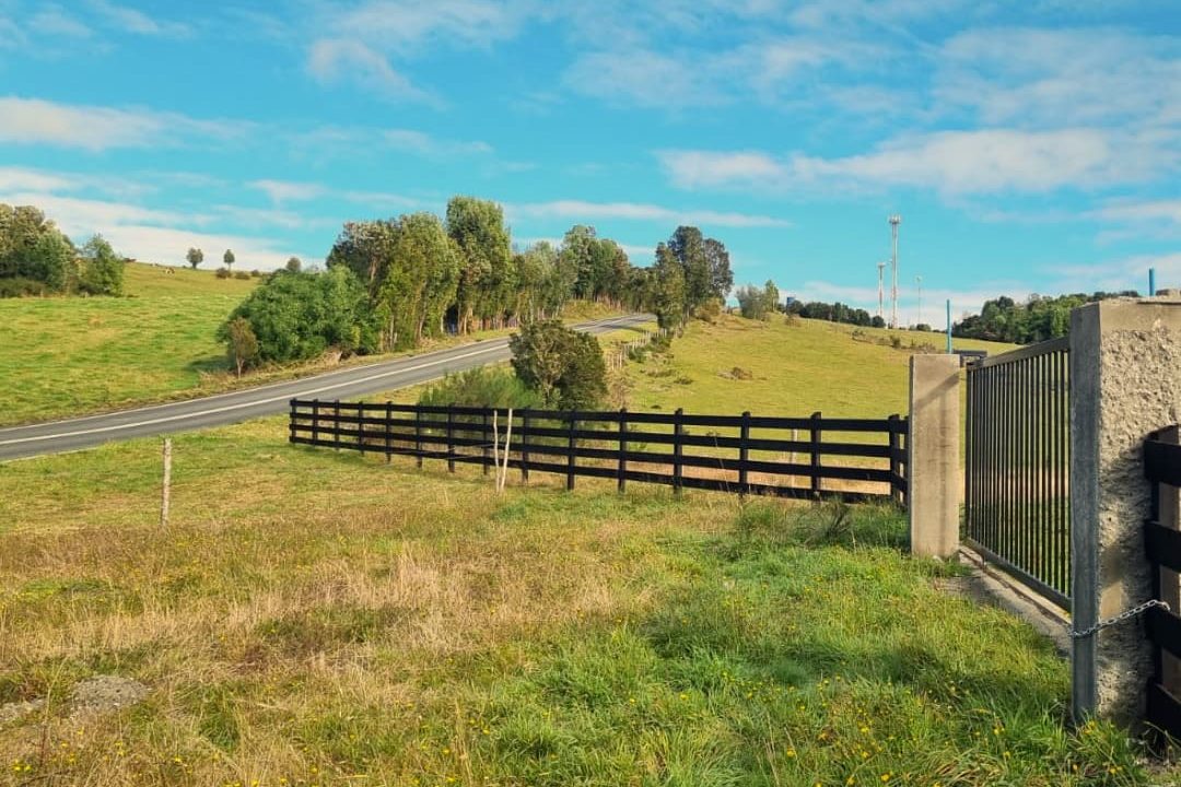 Parcela de 0.5 Hectáreas en Degan, Ancud - Acceso Directo a Ruta Asfaltada W-15 - Agua Instalada - Luz Contigua - $30.000.000