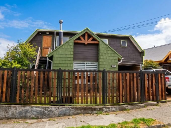 Oportunidad Unica en Castro: Casa con Rentabilidad Inmediata y Plusvalia Asegurada