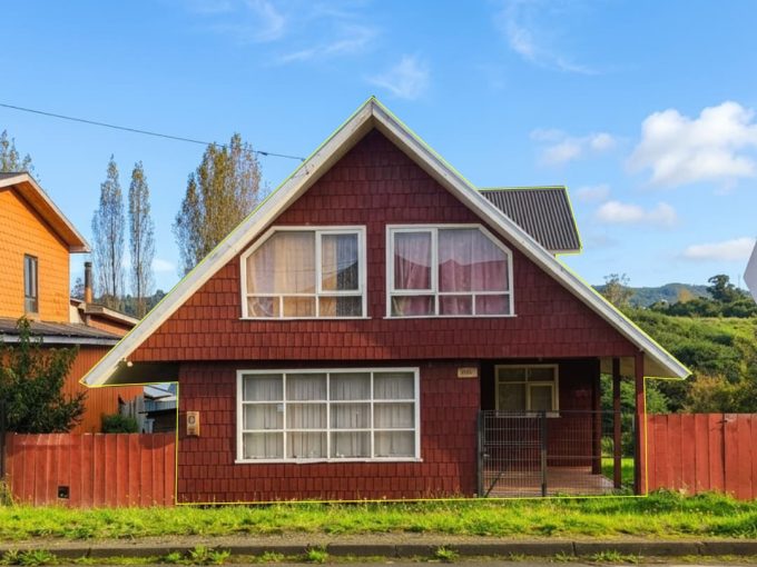 Casa en Venta en Calle Serrano Achao - 100m² Construidos en Terreno de 760m² - Cierre Perimetral - $80.000.000