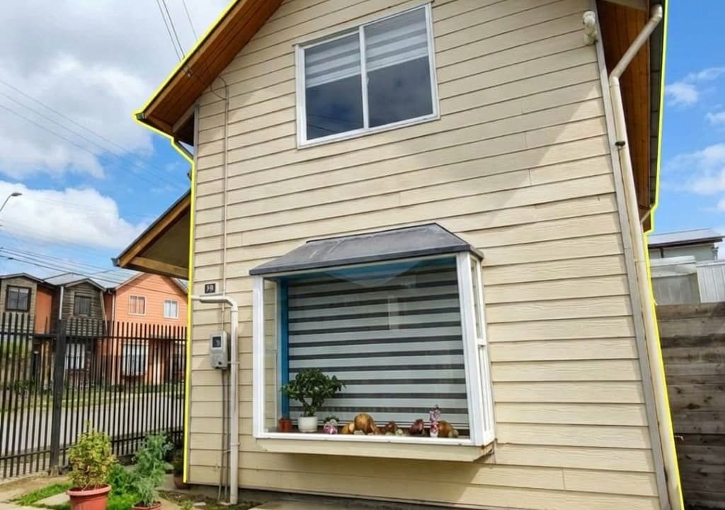 Oportunidad de Casa en Venta en Las Lomas Castro Chiloé – 3 Dormitorios y Patio Techado
