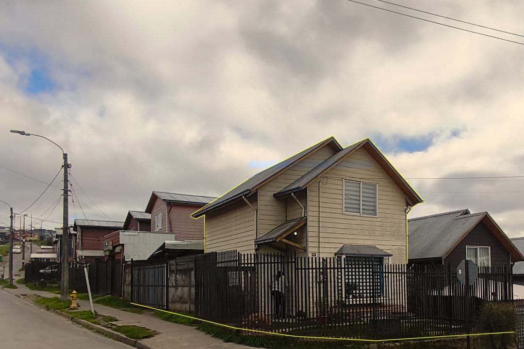 Oportunidad de Casa en Venta en Las Lomas Castro Chiloé – 3 Dormitorios y Patio Techado