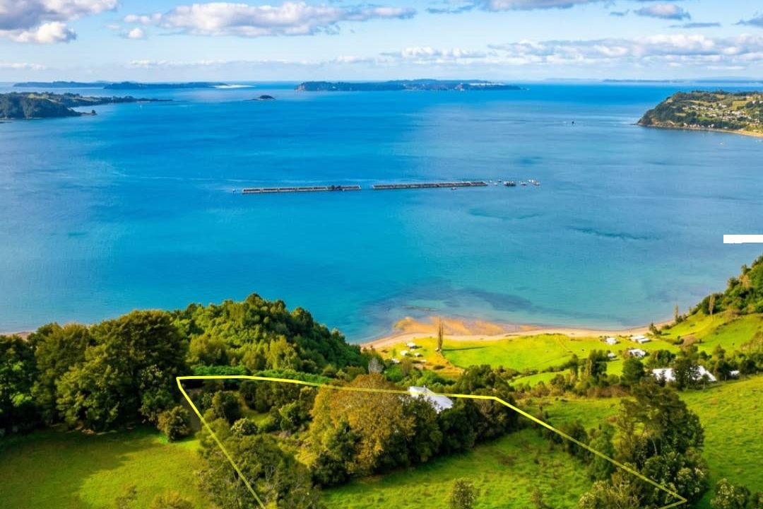 Casa en Venta en Palqui, Curaco de Vélez - 90m² Construidos en Terreno de 0.5 Hectáreas - Vistas al Mar, Islas y Cordillera - $85.000.000