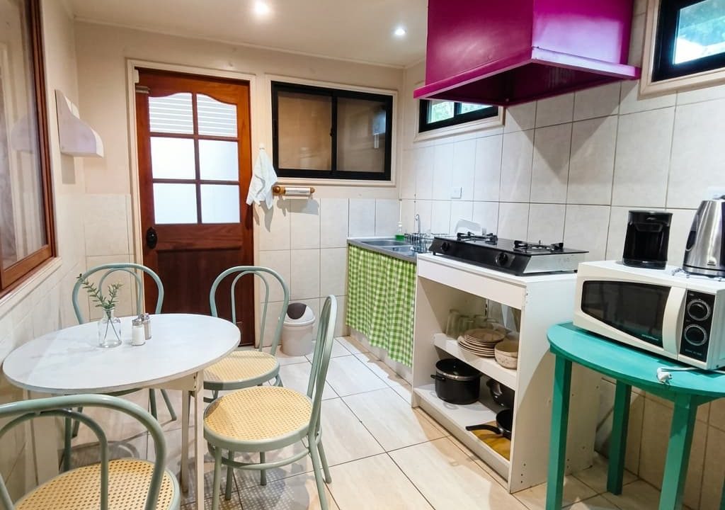 Professional_real_estate_kitchen_photo_enhancement-1781615021398