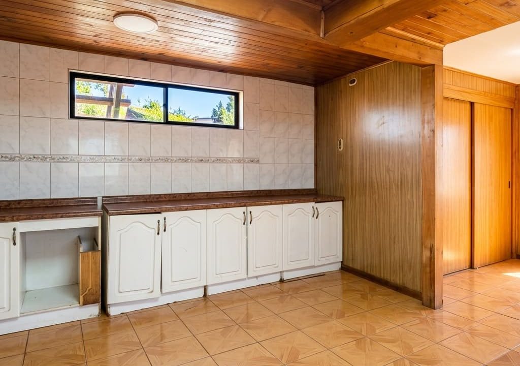 Professional_real_estate_photography_enhancement_o-1781817584234