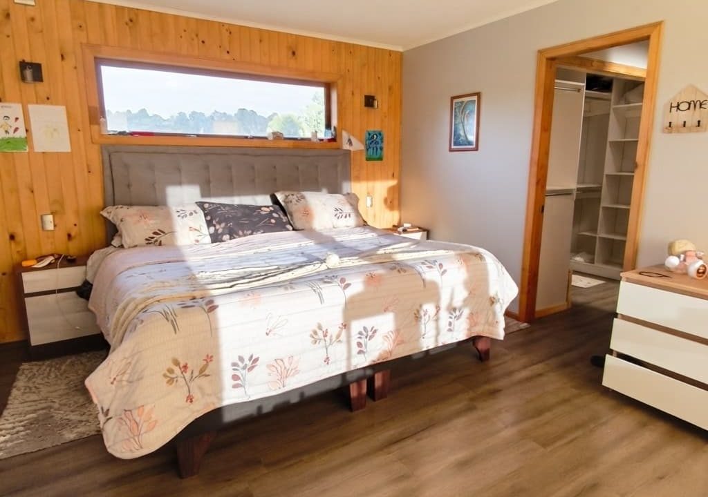 Professional_real_estate_photography_of_a_spacious-1785183970170