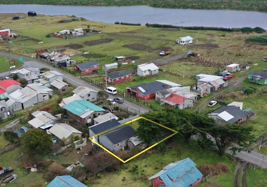 Professional_real_estate_aerial_photography_showin-1787667586627