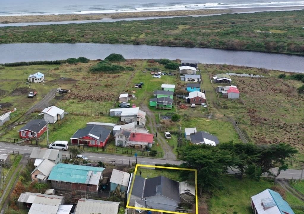 Professional_real_estate_aerial_photography_showin-1787667591024