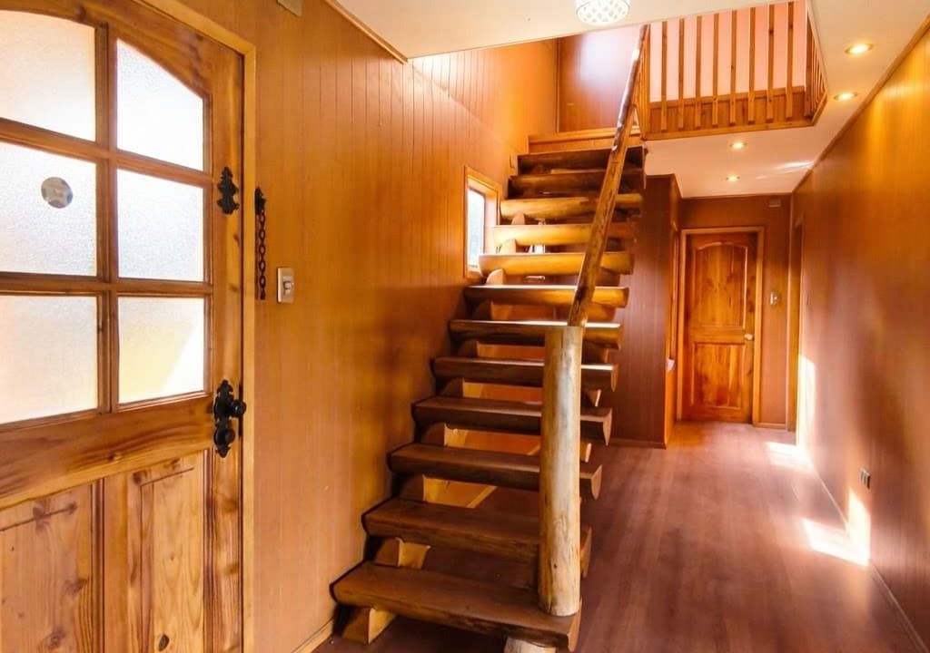 Professional_real_estate_interior_photography_of_a-1787680127524