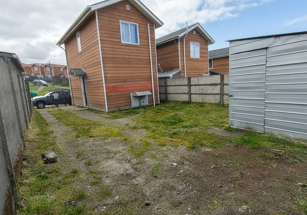 Professional_real-estate_exterior_photograph_of_a_-1792428903271